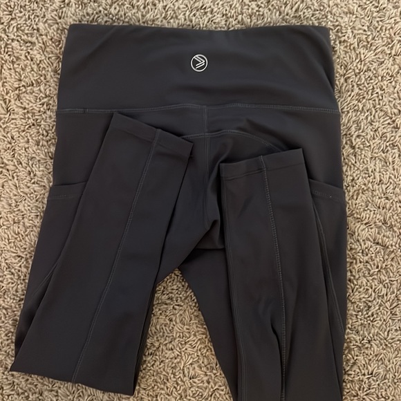 Savvi xs cropped Alta Silk Capri leggings - Picture 4 of 7